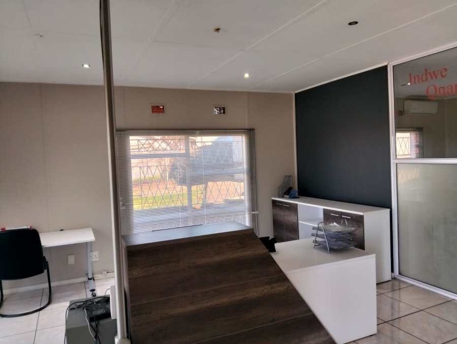 To Let commercial Property for Rent in Southernwood Eastern Cape
